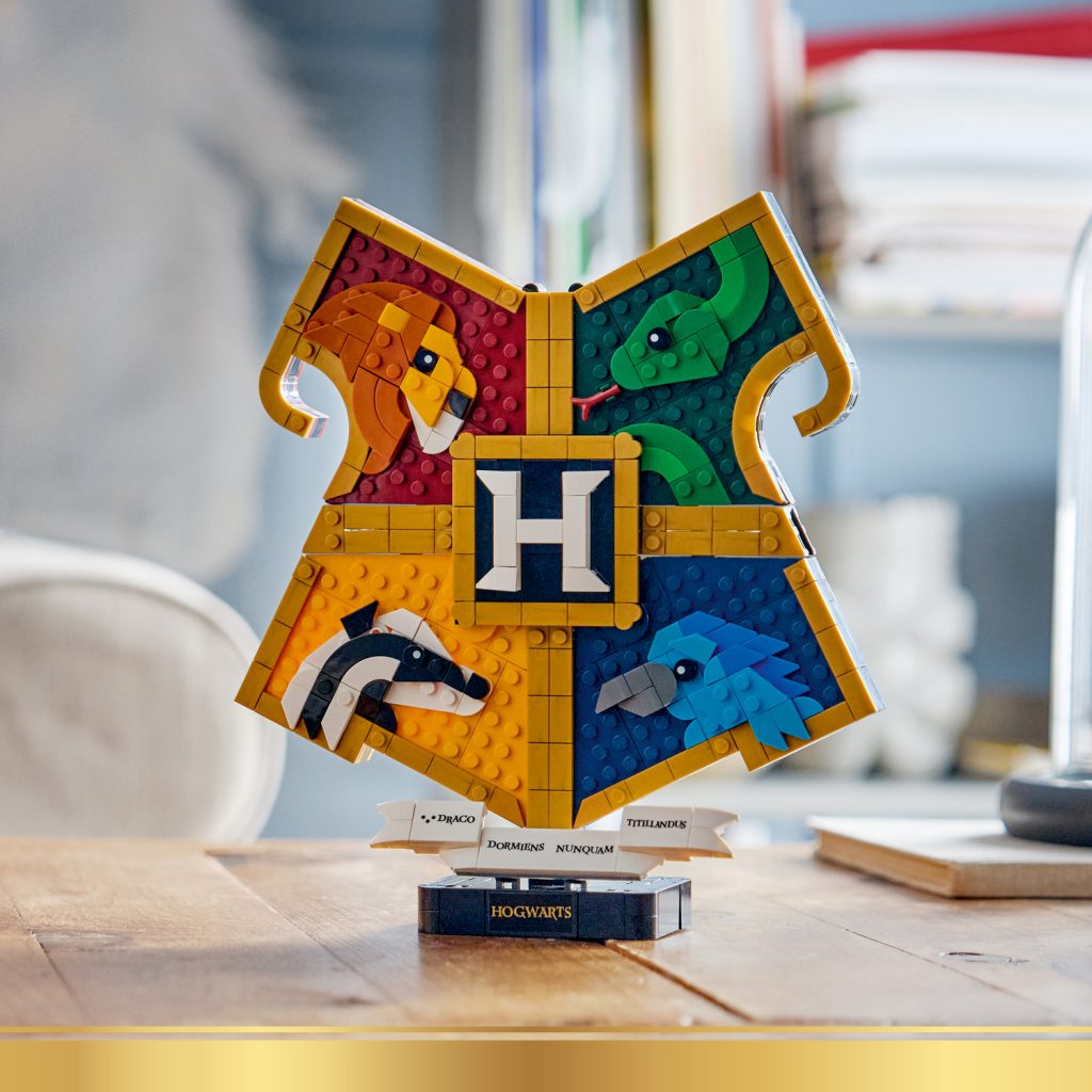 LEGO® - Hogwarts™ House Crest - 76462
