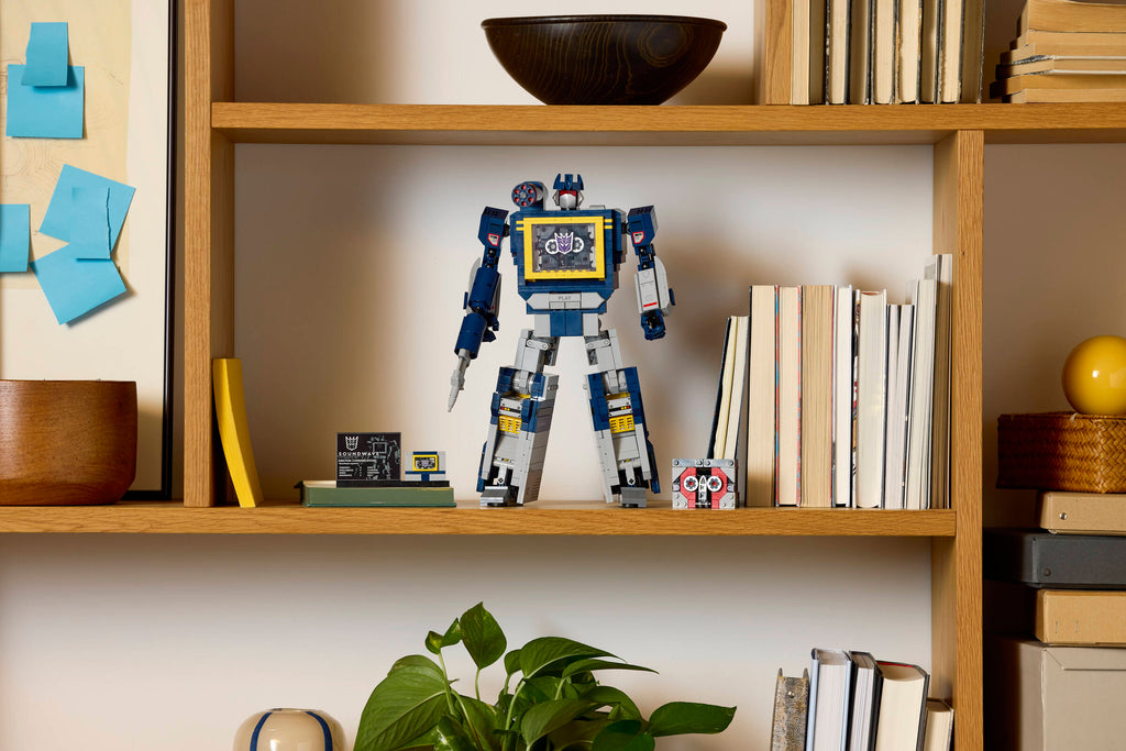 LEGO® Icons - Transformers: Soundwave - 10358