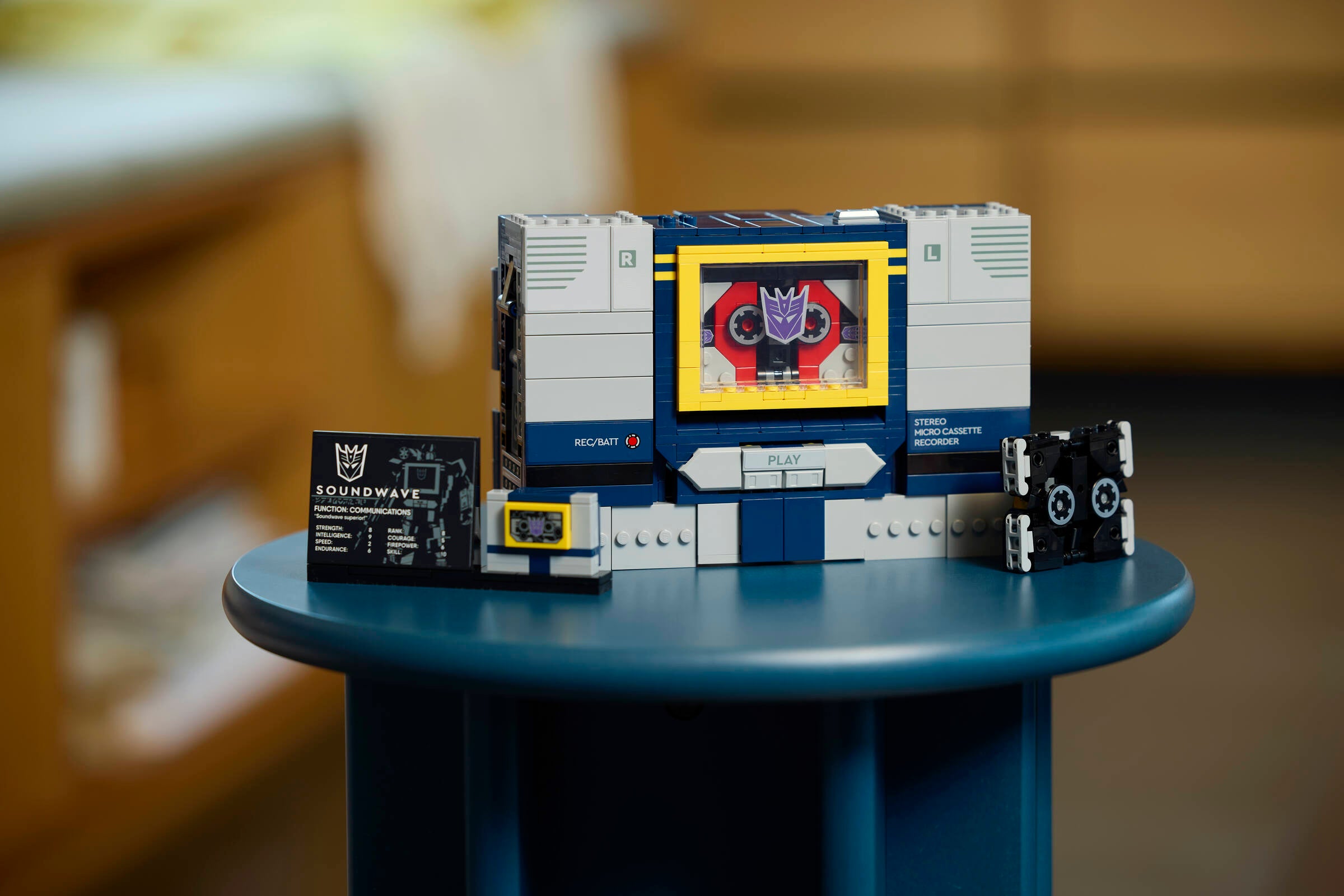 LEGO® Icons - Transformers: Soundwave - 10358