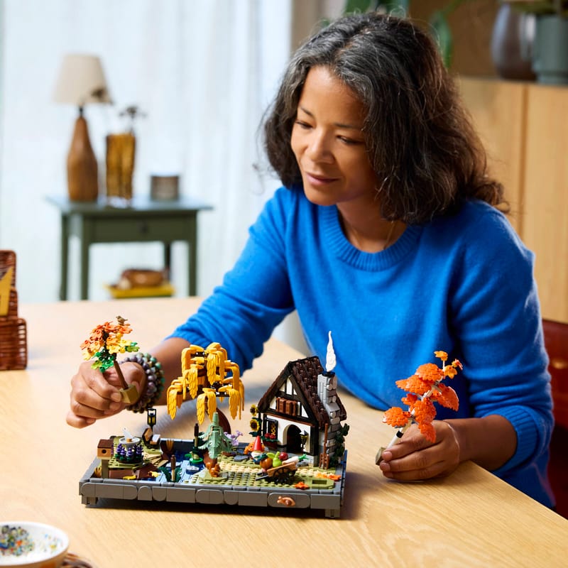 LEGO® - Autumn Cottage Garden - 11372