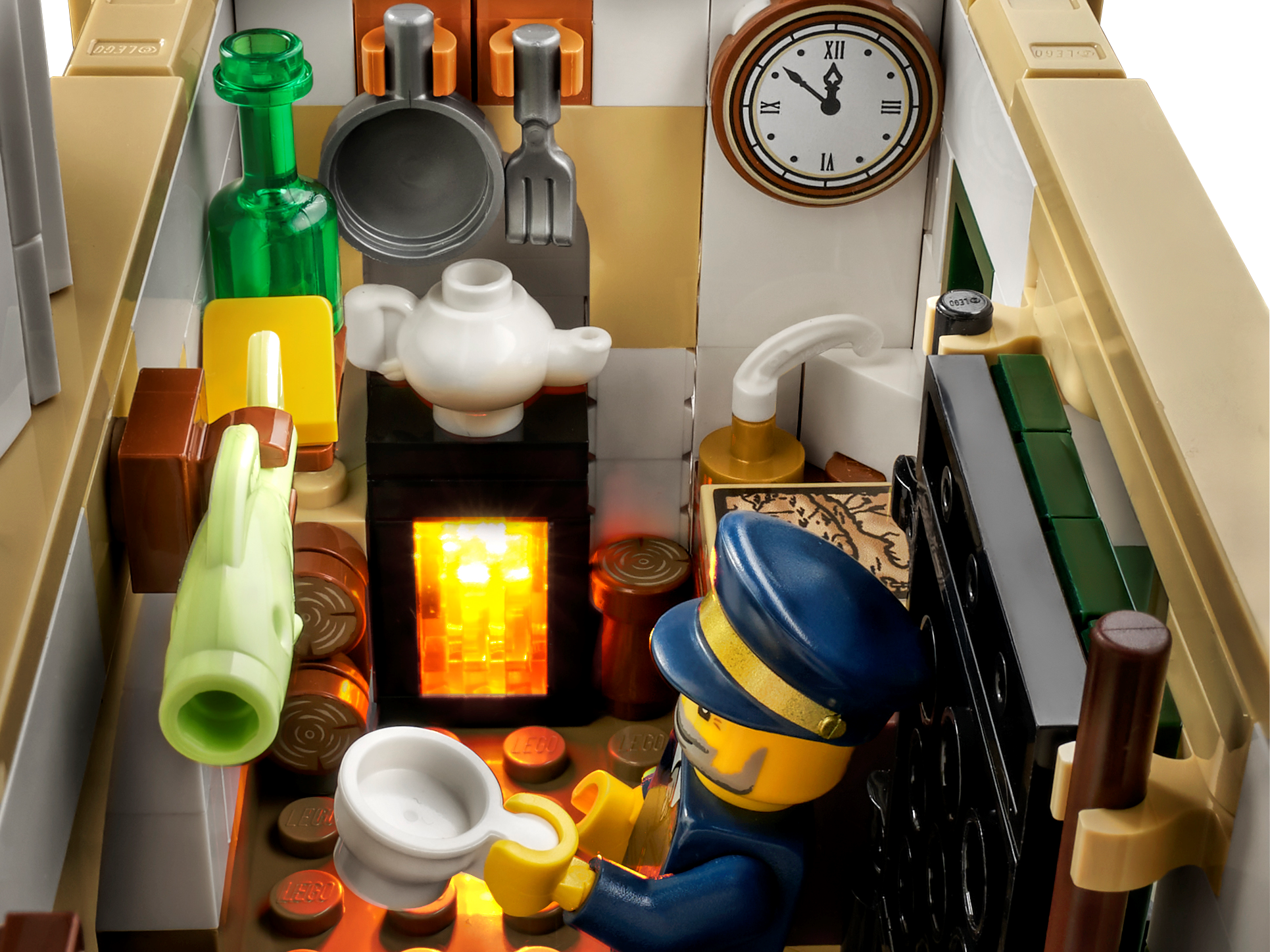 LEGO® Icons - Motorized Lighthouse - 21335