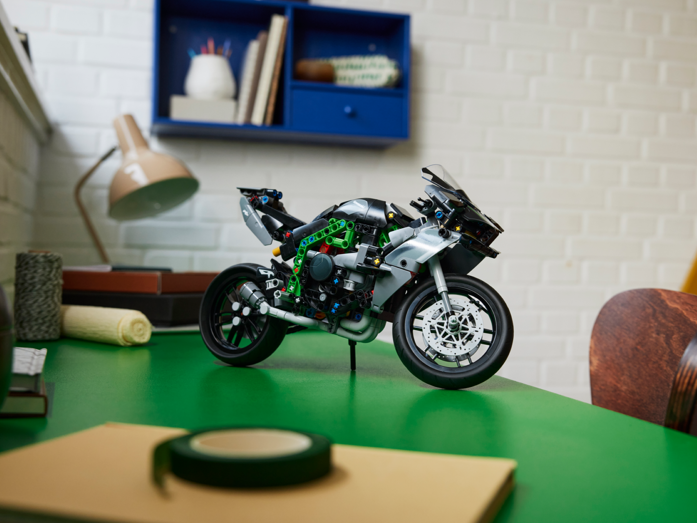 LEGO® Icons - Kawasaki Ninja H2 Motorcycle - 42170