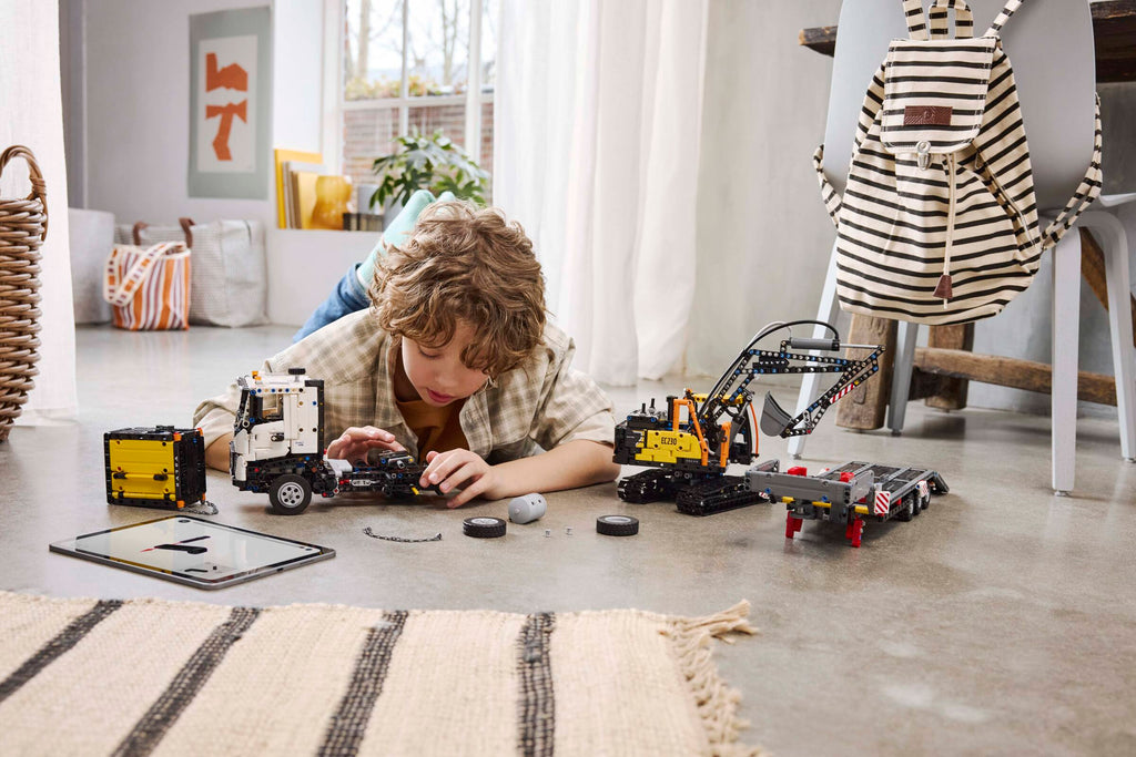 LEGO® Icons - Volvo FMX Truck & EC230 Electric Excavator - 42175