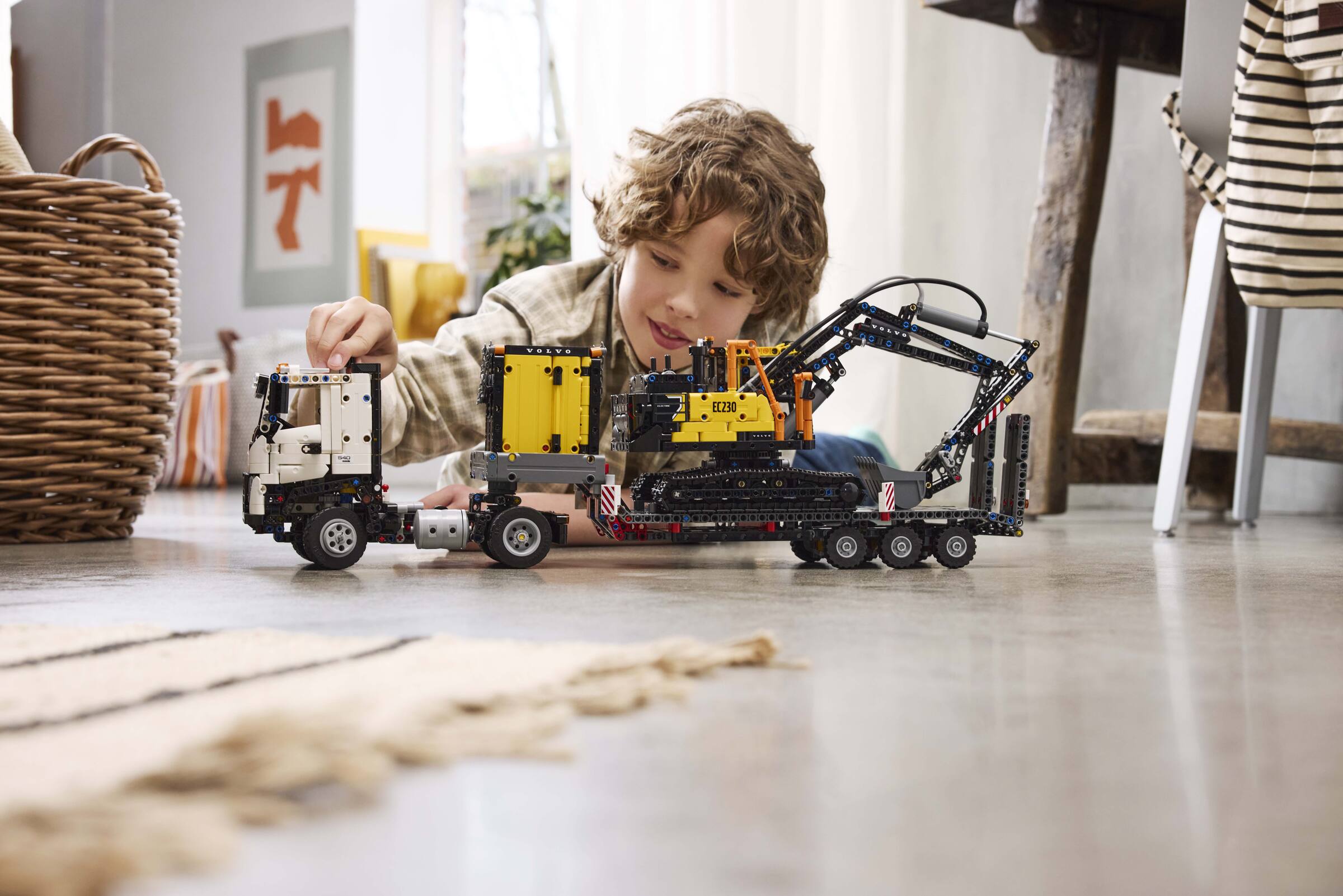 LEGO® Icons - Volvo FMX Truck & EC230 Electric Excavator - 42175