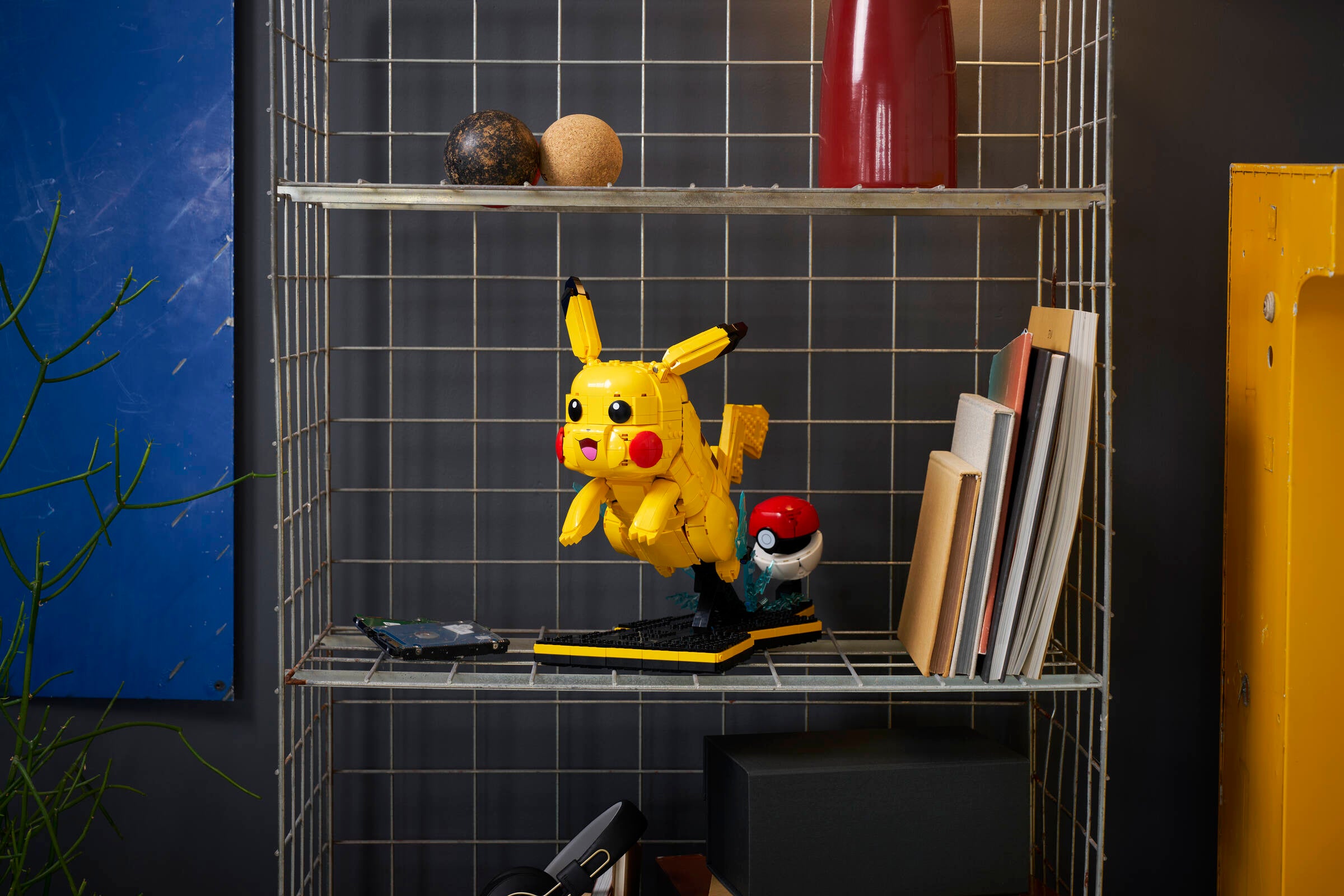 LEGO® Icons - Pikachu and Poké Ball - 72152