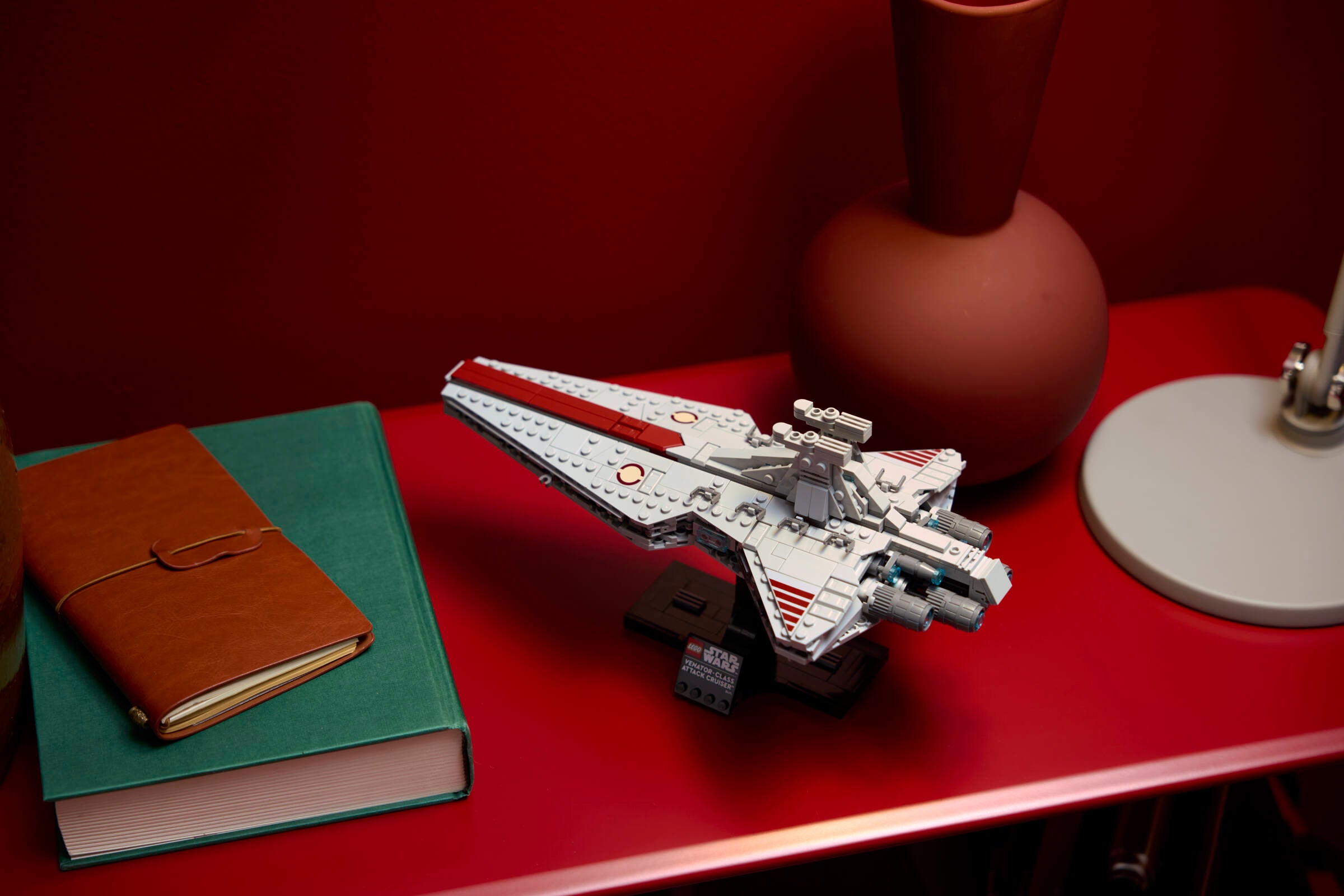LEGO® Icons - Venator-Class Attack Cruiser - 75441