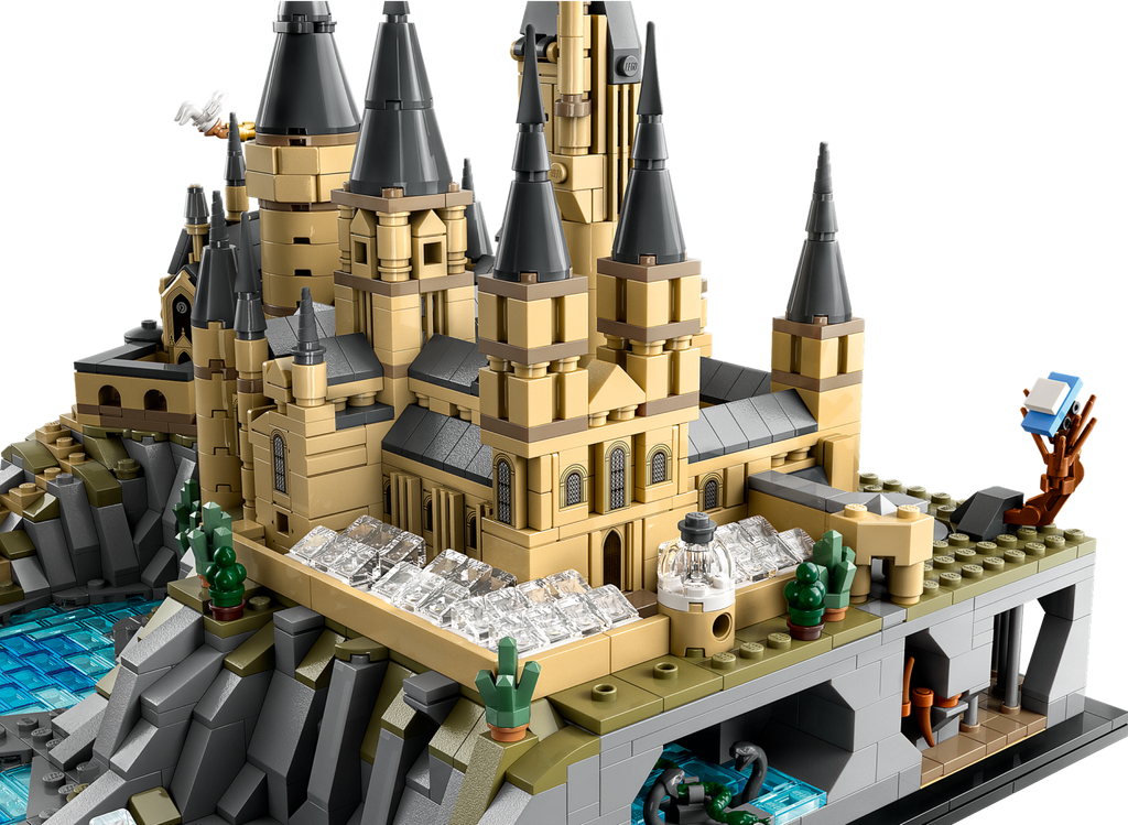 LEGO® Icons - Hogwarts Castle and Grounds - 76419