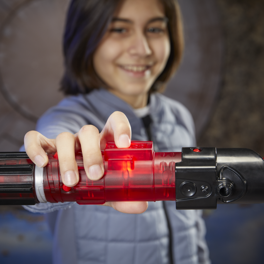 F99715X00	Star Wars Lightsaber Forge Kyber Core Darth Vader Electronic Lightsaber