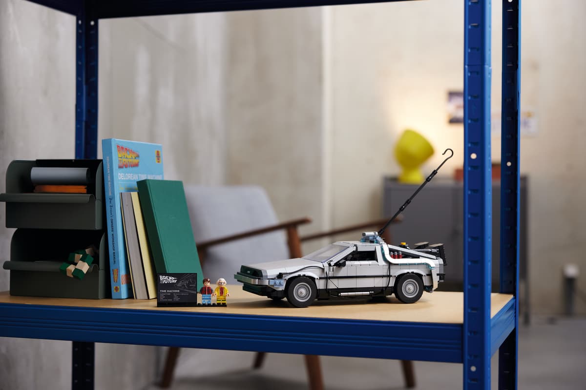 LEGO® Icons - Back to the Future Time Machine - 10300