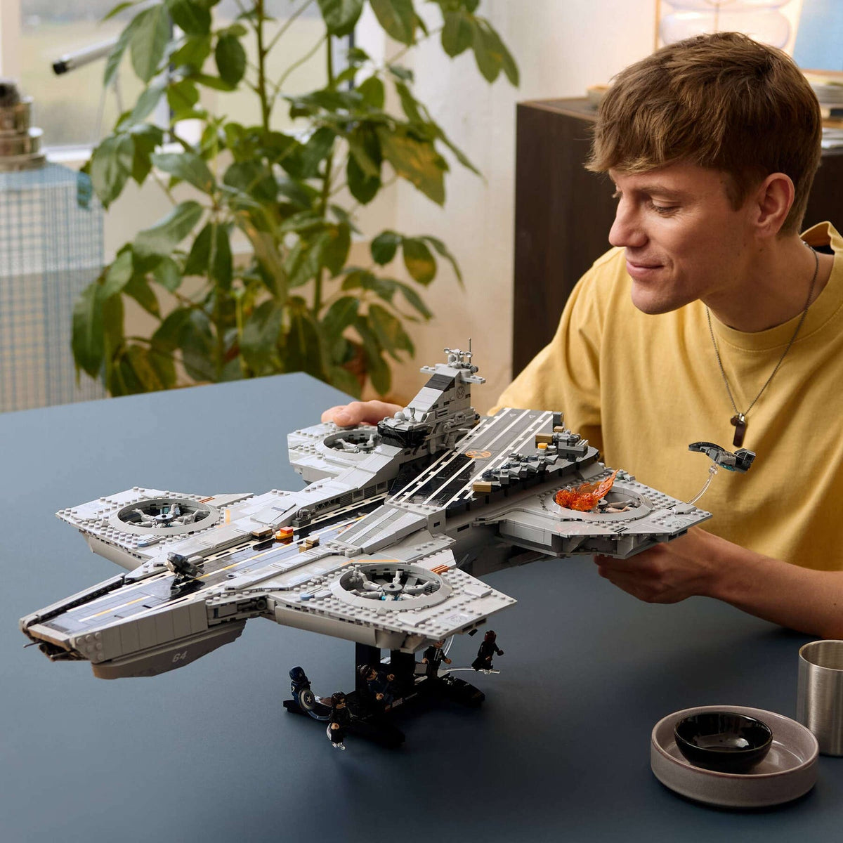 LEGO® - S.H.I.E.L.D. Helicarrier - 76354