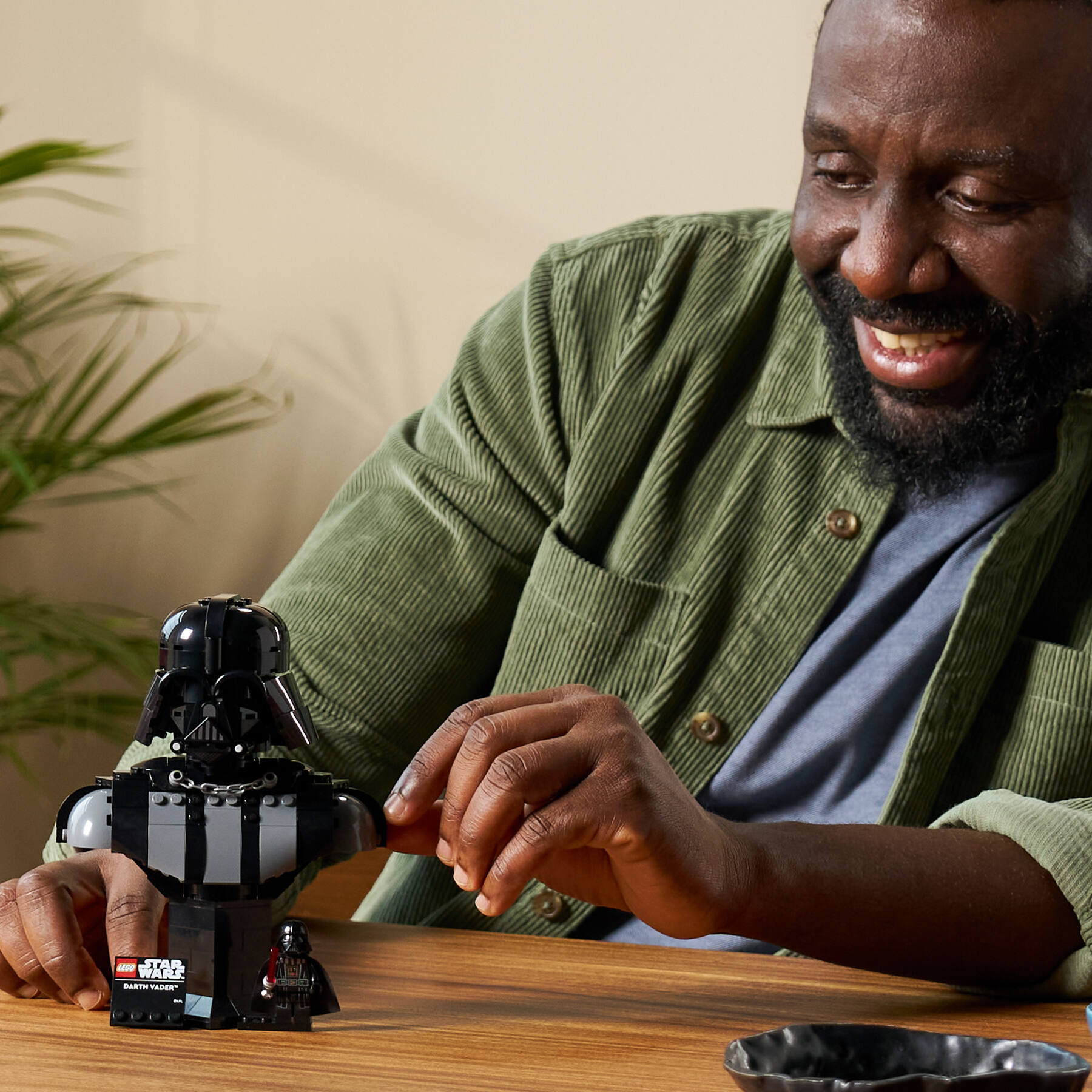 LEGO® Icons - Darth Vader Bust - 75439