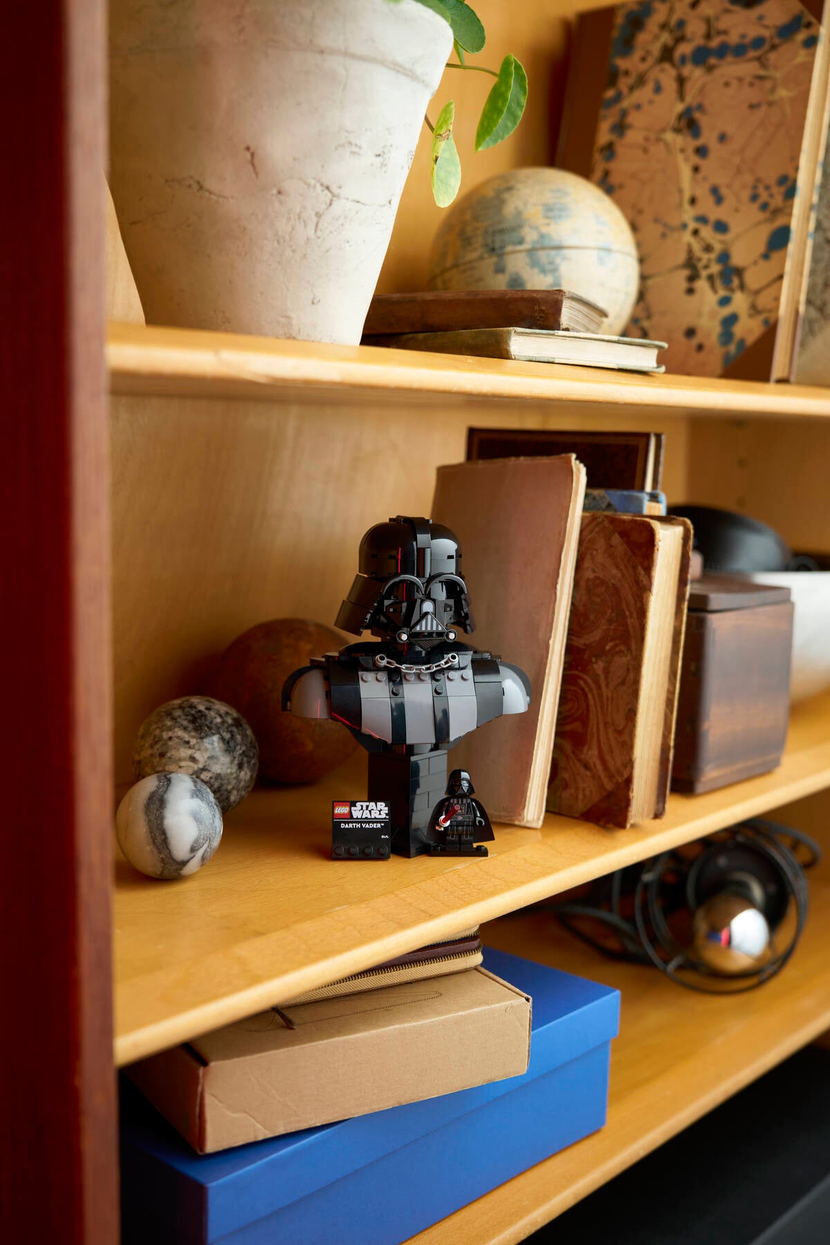 LEGO® Icons - Darth Vader Bust - 75439
