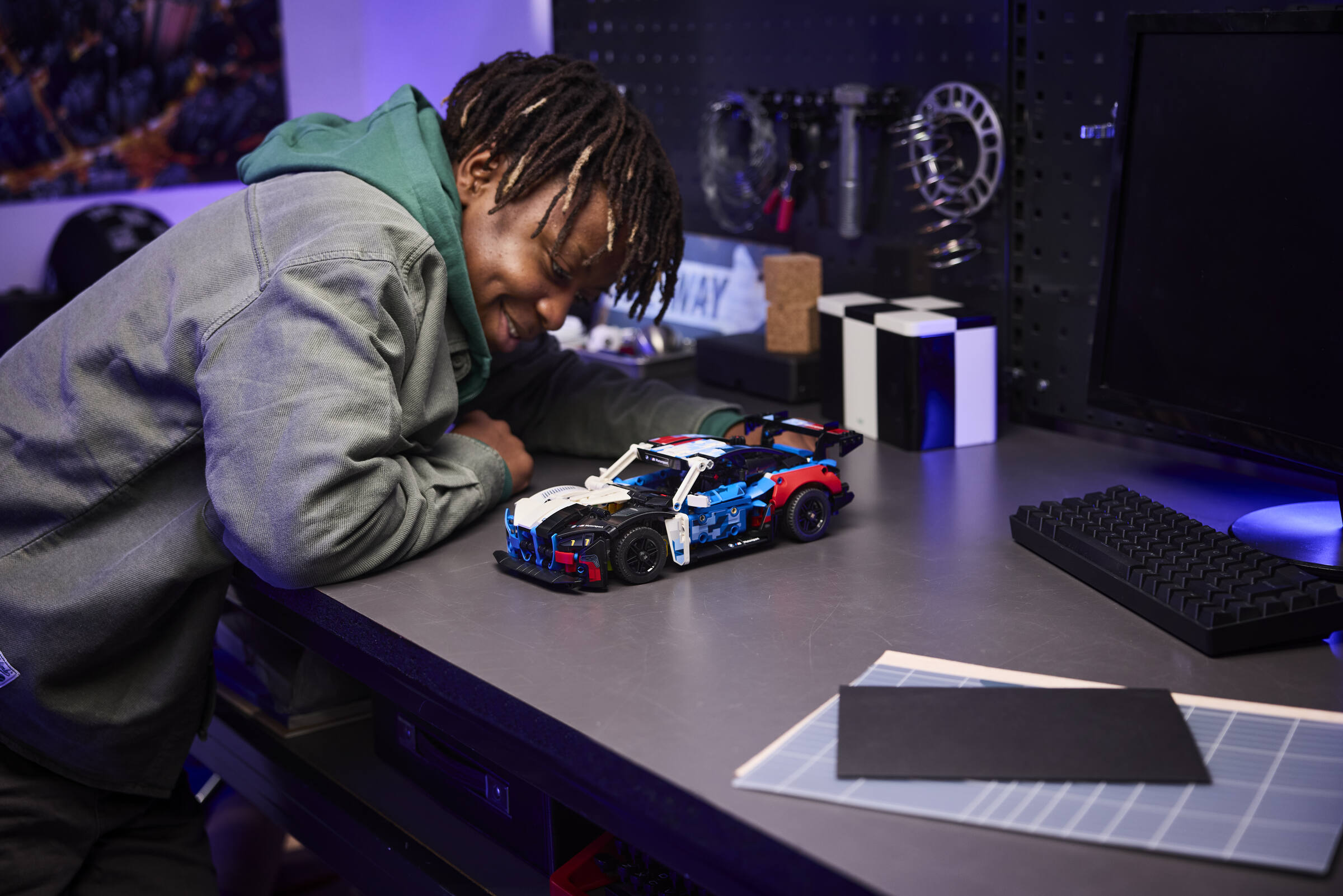 LEGO® Icons - BMW M4 GT3 EVO Race Car - 42226