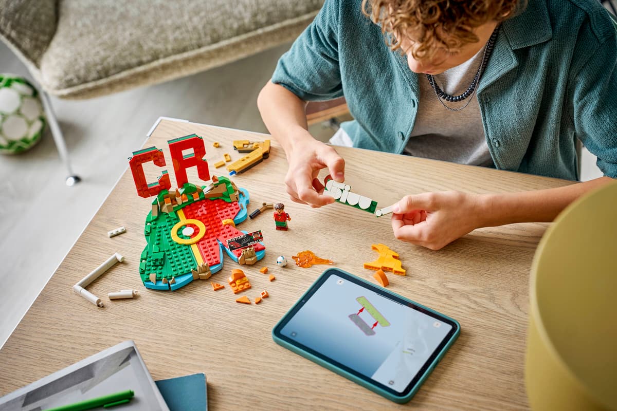 LEGO Editions - Cristiano Ronaldo – Football Highlights - 43012