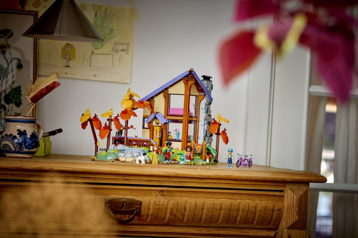 LEGO® - Cozy Fall Forest Cabin - 42705