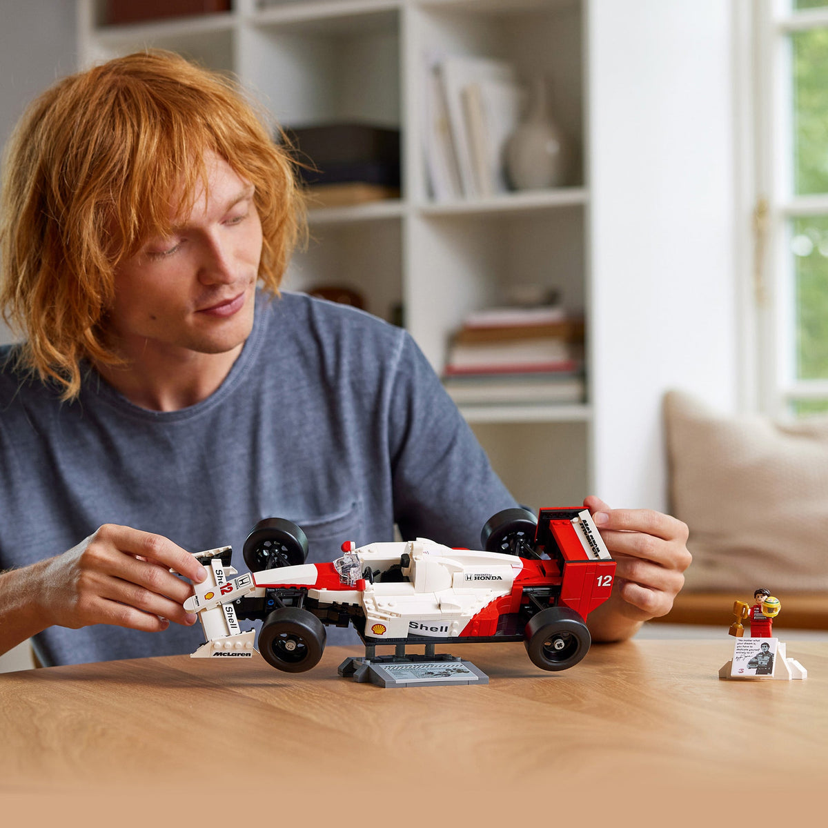 LEGO® - McLaren MP4/4 & Ayrton Senna - 10330