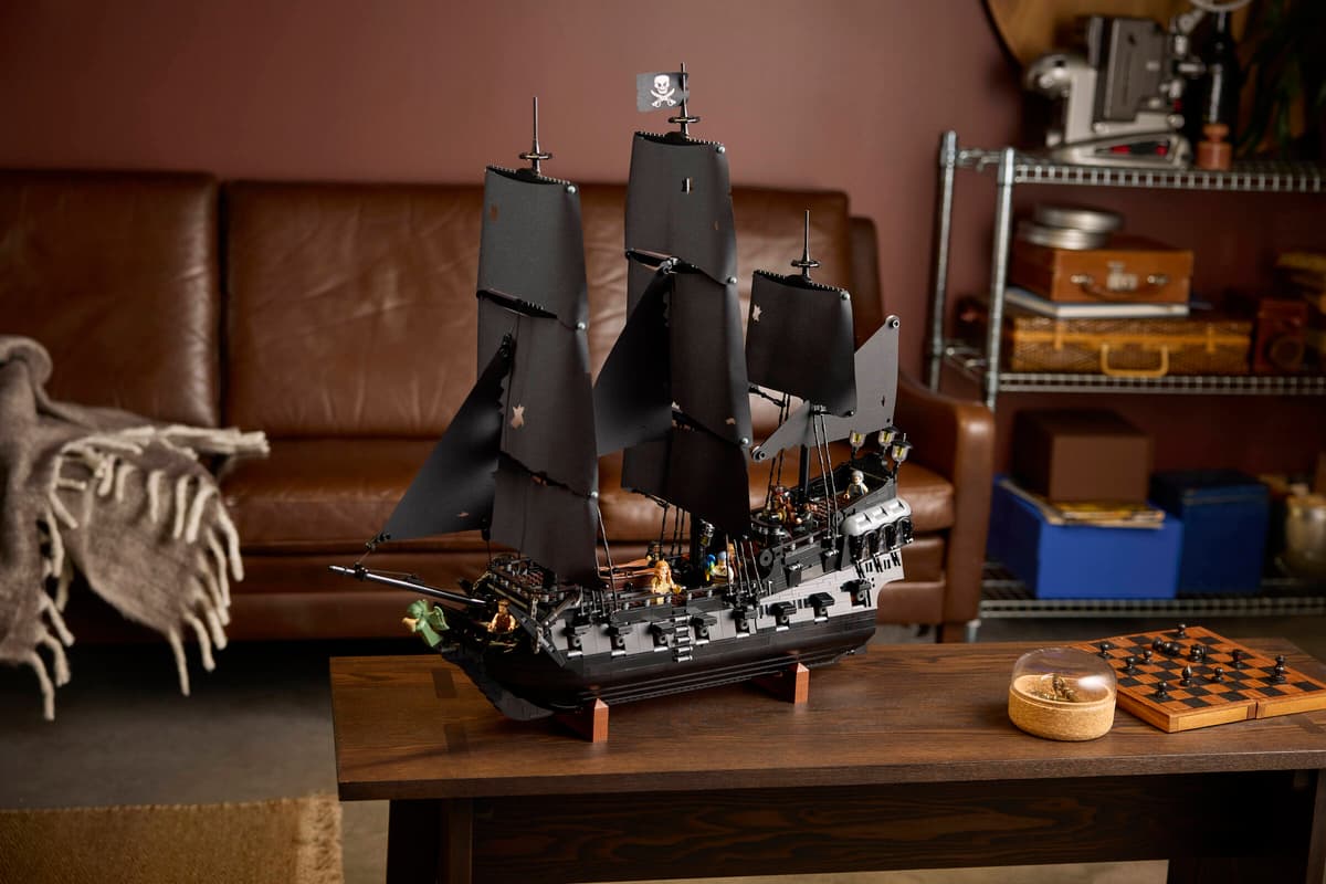 LEGO® Icons - Captain Jack Sparrow's Pirate Ship - 10365