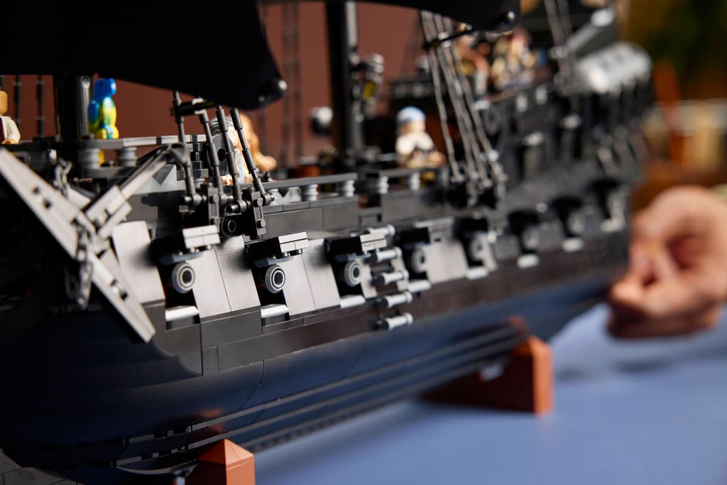 LEGO® Icons - Captain Jack Sparrow's Pirate Ship - 10365