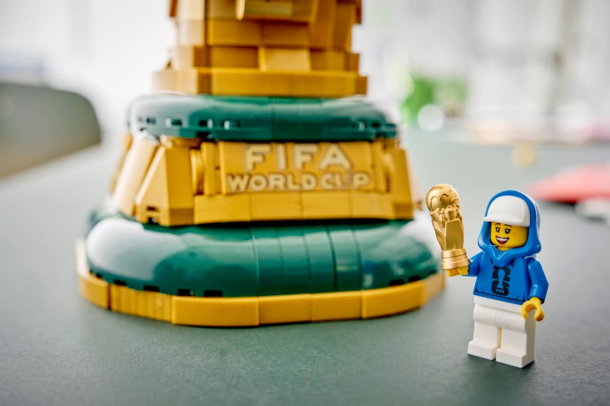 Lego Editions - FIFA World Cup™ Official Trophy - 43020